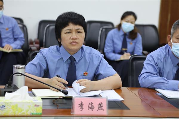 澄迈县检察院党组成员、副检察长李海燕.jpg