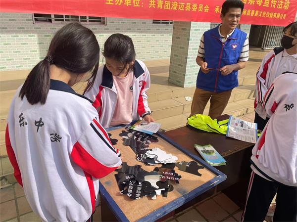 学生观摩.jpg