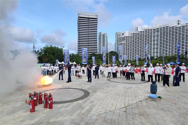 陵水县消防救援大队借力县2022年“安全生产月”活动启动仪式扎实开展消防宣传活动4