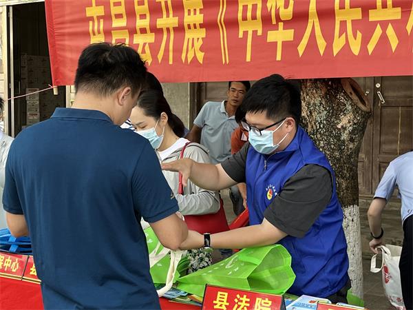 2022-06-21未成年保护普法宣传活动(1).jpg