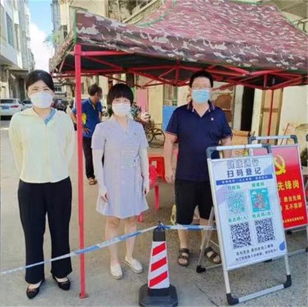 澄迈检察干警在社区出入卡口24小时轮流值班值守_看图王