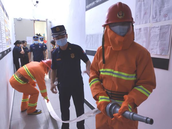 指导微型消防站现场（2）