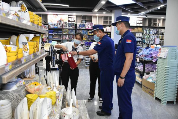深入辖区重点场所开展消防安全检查指导现场（2）
