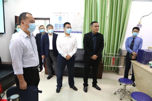 调研组一行实地走访了澄迈县检察院12309检察服务中心