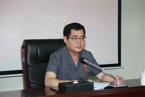 昌江法院党组书记、院长钟振强为全院干警宣讲党的二十大精神