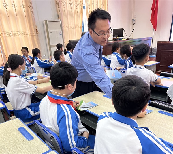 发放宣传手册2_看图王