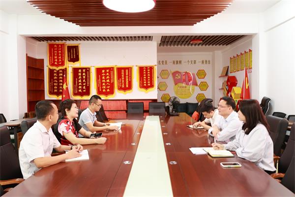到县退役军人事务管理局调研