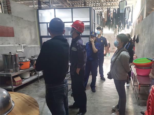 洋浦消防联合多部门对辖区外寄宿点开展用电安全专项整治排查