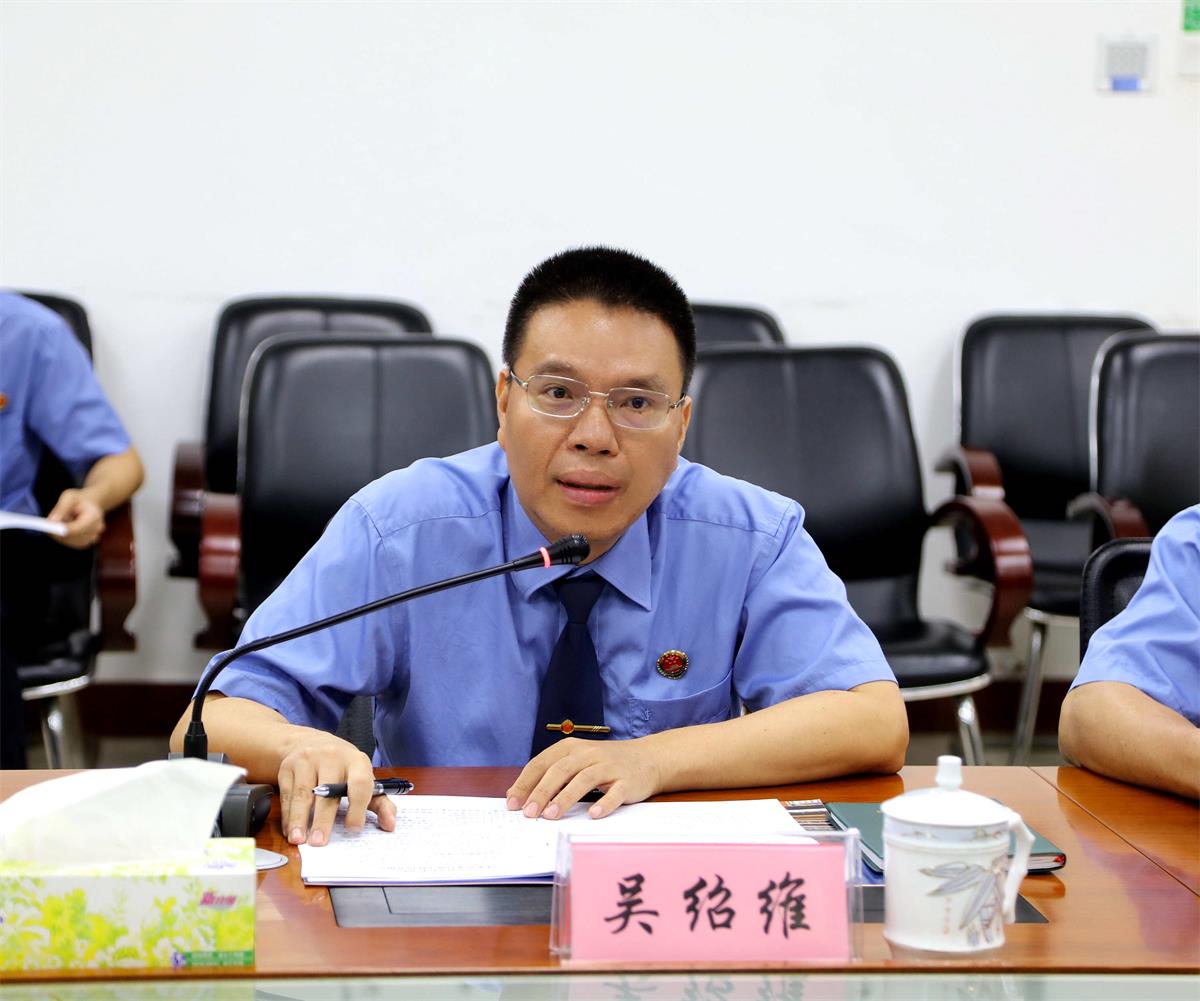 我院党组书记、检察长吴绍维汇报工作情况