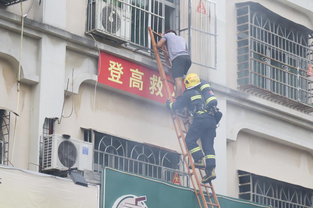 海南儋州：儋州市开展基层消防力量建设集中观摩见学活动 (4)