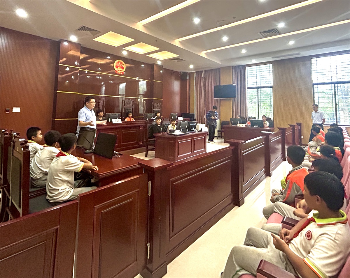 2023-10-31 （新兴法庭）青少年法治教育实践基地 (3)