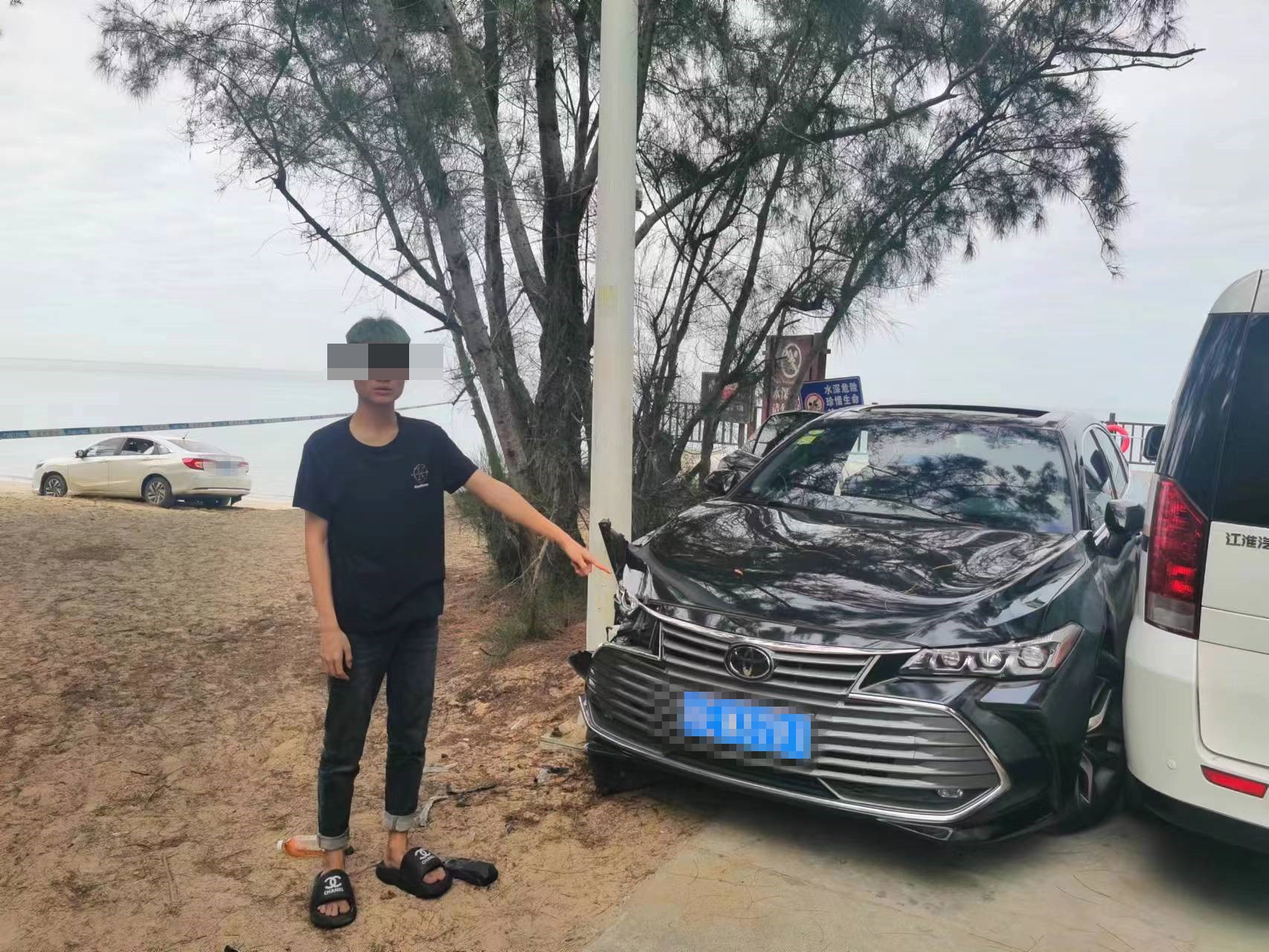 图为嫌疑人指认涉案车辆_编辑