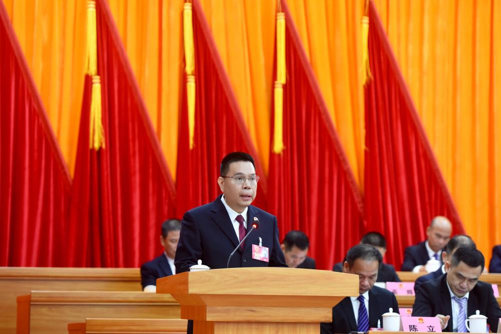 吴绍维检察长向澄迈县第十六届人民代表大会第四次会议作工作报告