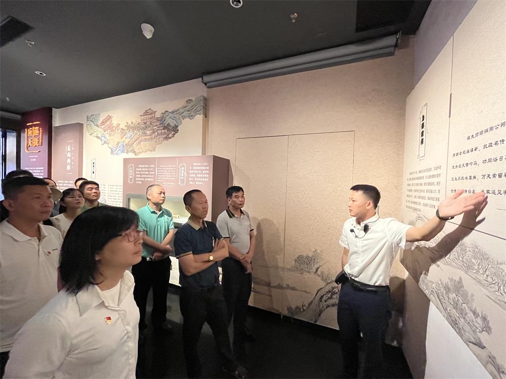 2024-06-27 2024年七一主题党日活动退休党支部图片 (3)