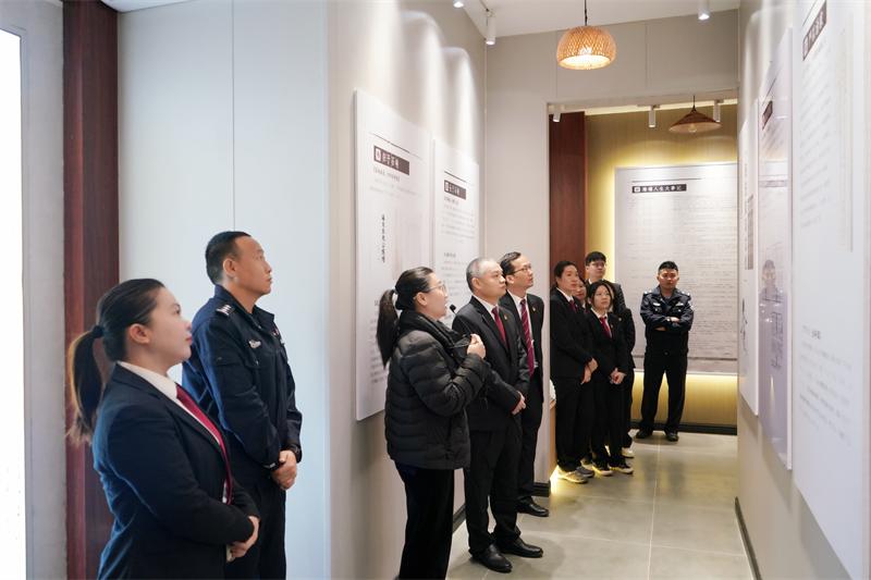 2025-04-01 屯昌法院联合沙田村委会到海瑞祖居开展主题党日共建活动 (59)_副本1